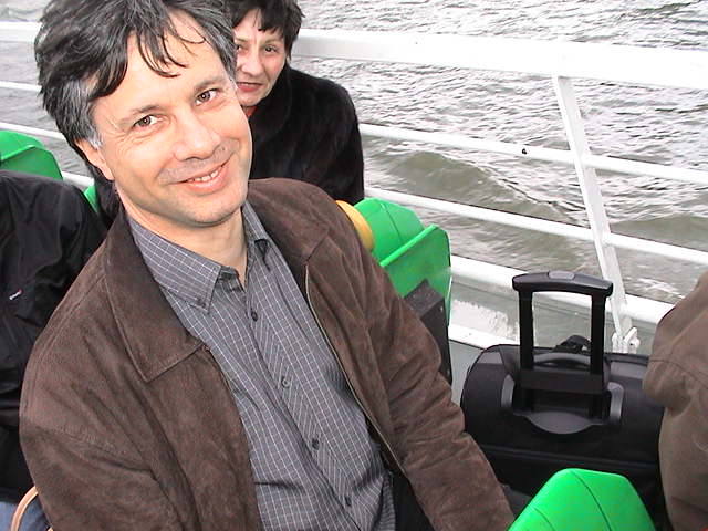 051.JPG